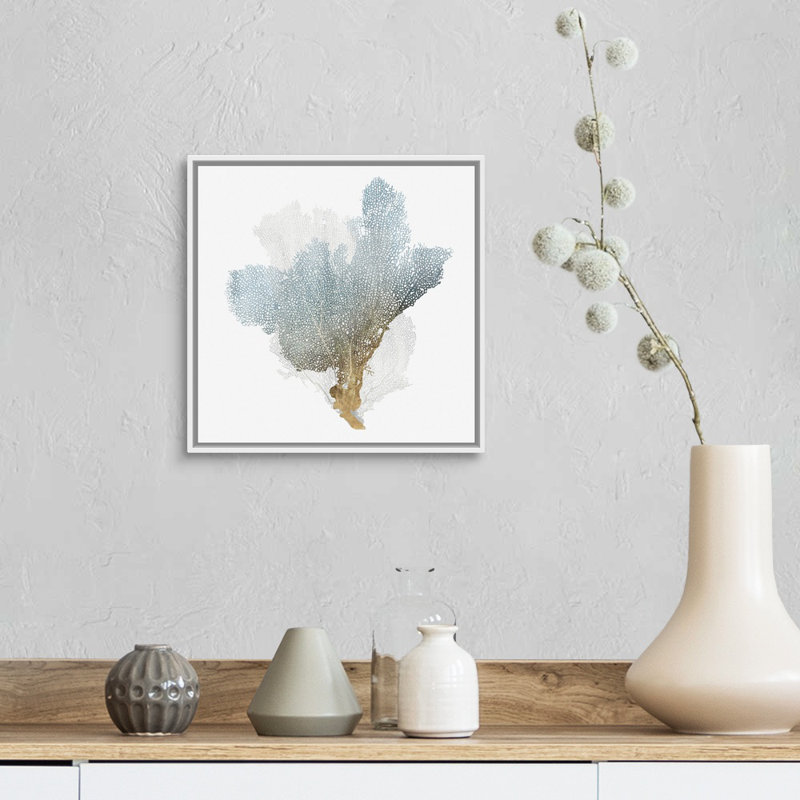 «Delicate Coral III» par Isabelle Z - reproduction d'art sur toile, H 14 po x l 14 po, Toile avec cadre flottant, Blanc