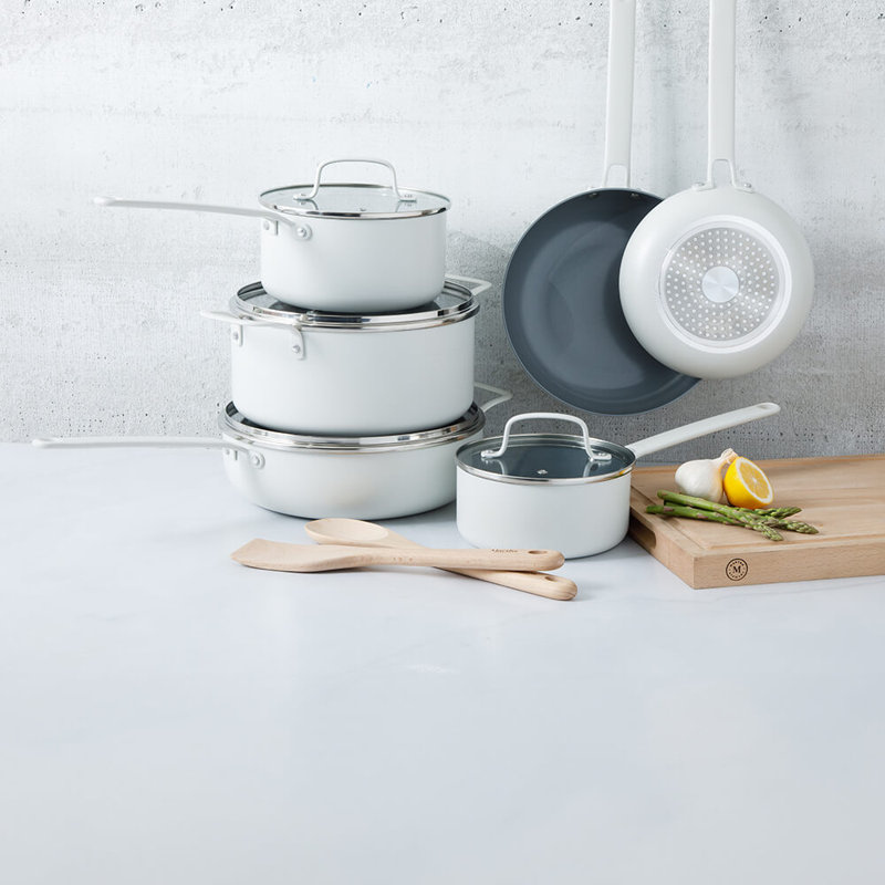 Batterie de cuisine en aluminium émaillé antiadhésif sans PFA de 12 pièces Martha Stewart Emmeline, Blanc