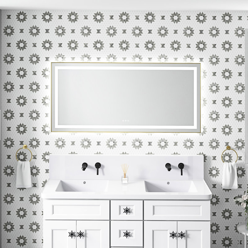 Miroir de salle de bain 60 po x 28 po à DEL avec cadre en aluminium, conception de meuble-lavabo mural, anti-buée, mémoire, 3 lumières et éclairage à intensité variable
