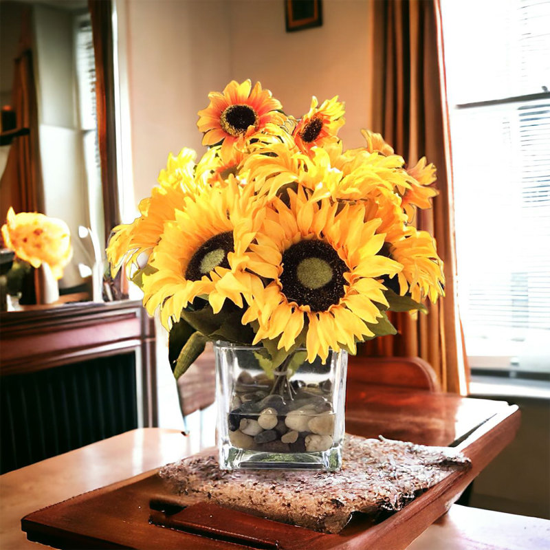Arrangement floral tournesol dans un vase
