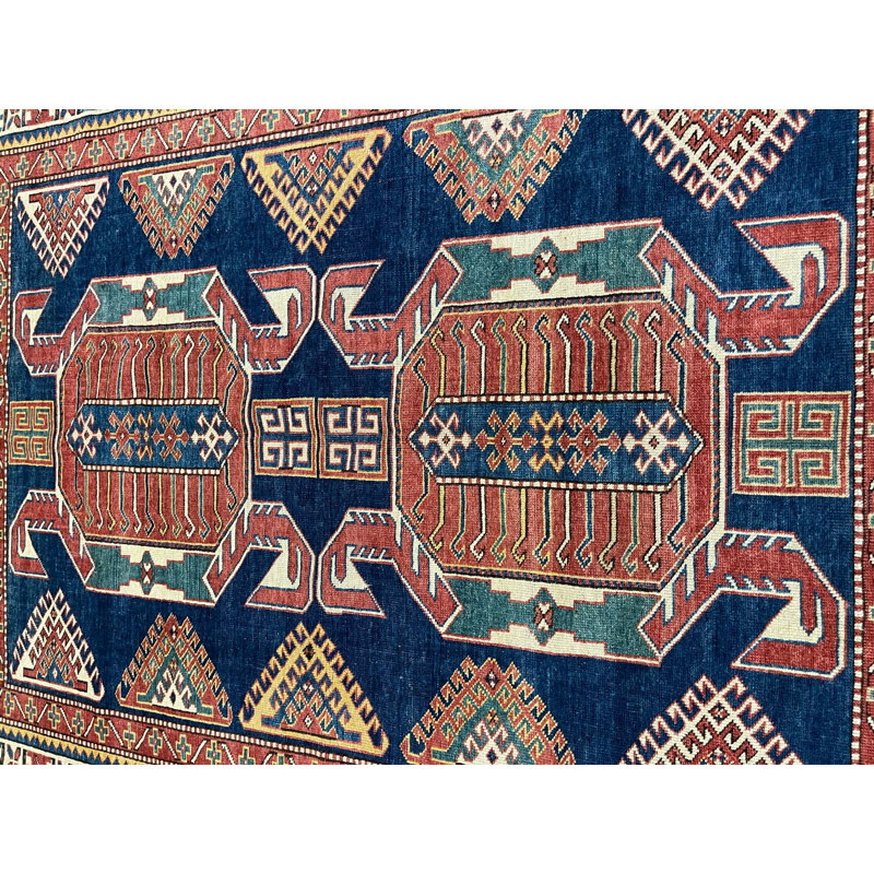 Tapis rétro délavé 5 x 6 bleu marine et ivoire à motif tribal de style Anatolien