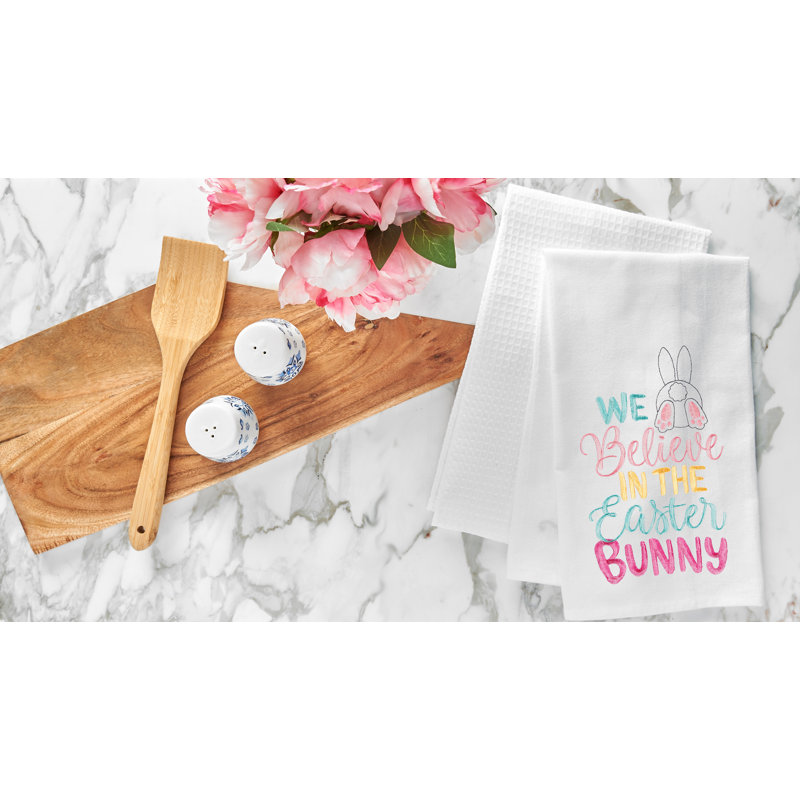 Believe in The Easter Bunny Towel, White/Pink/Blue Believe in The Easter Bunny