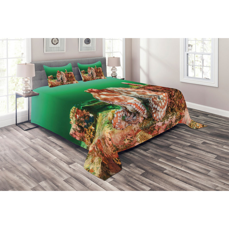 Hypnotic Coastal Coverlet, King Bedspread + 2 Shams