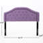 Tête de lit pleine grandeur de couleur mauve - rembourrée avec un élégant capitonnage à boutons et des détails cloutés attrayants pour le lit-758464602-758464601