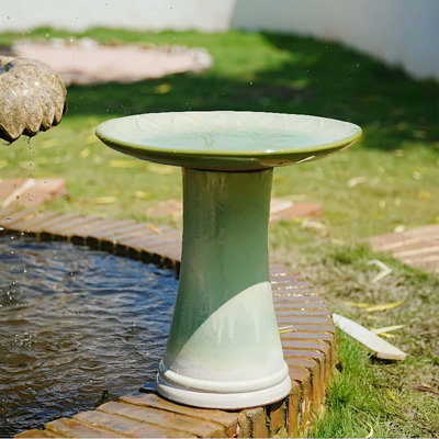 Bain d'oiseaux en céramique émaillée fait à la main avec plateau à pétales et piédestal, glacis dégradé dégradé pour l'extérieur