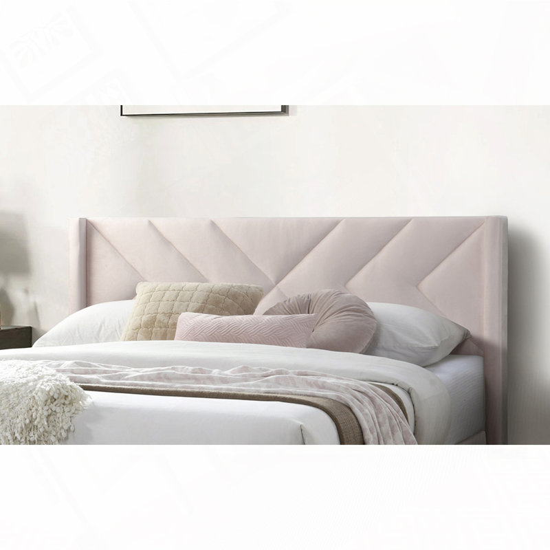 Lit tapissier en velours