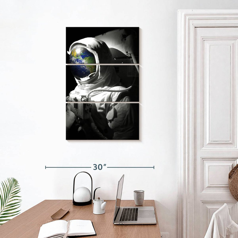 Astronaute Oberle, H 65 po x l 42 po