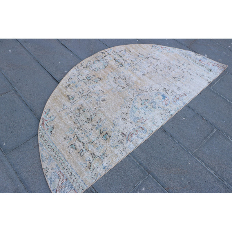 Tapis turc vintage en laine fait à la main beige pour décor de vestibule avec motif anatolien délavé