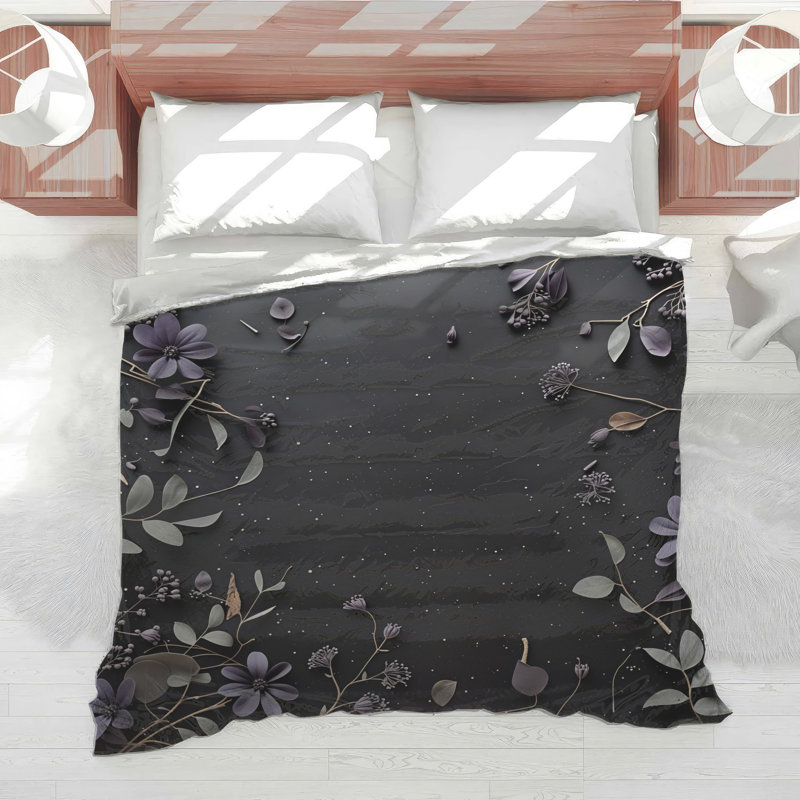 Édredon floral avec literie minimaliste, Très grand lit