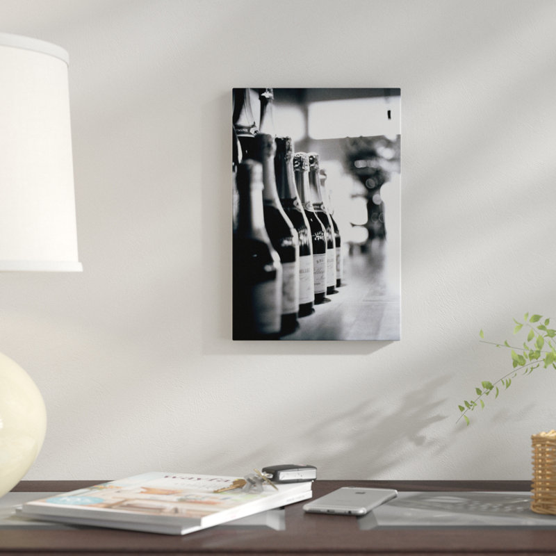 «A Row Of Champagne Bottles» par Walter Bibikow, reproduction sur toile tendue, H 18 po x l 12 po x P 1,5 po, Pas de tapis