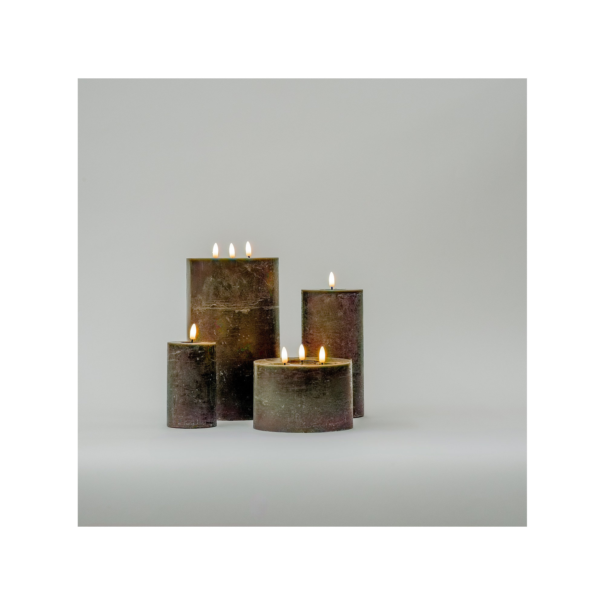 3 Wick Small Flameless Candle, Black