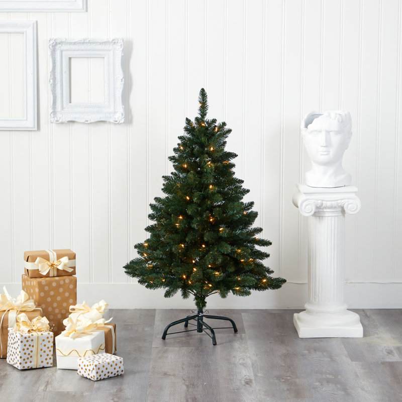 9Ft. North Carolina Spruce Artificial Christmas Tree With 750 Clear Lights And 1912 Bendable Branches, 4' H