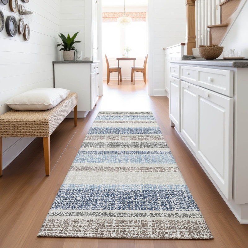Tapis bleu marine Xhevrie intérieur / extérieur lavable à la machine, Tapis de couloir 2 pi 3 po x 7 pi 6 po