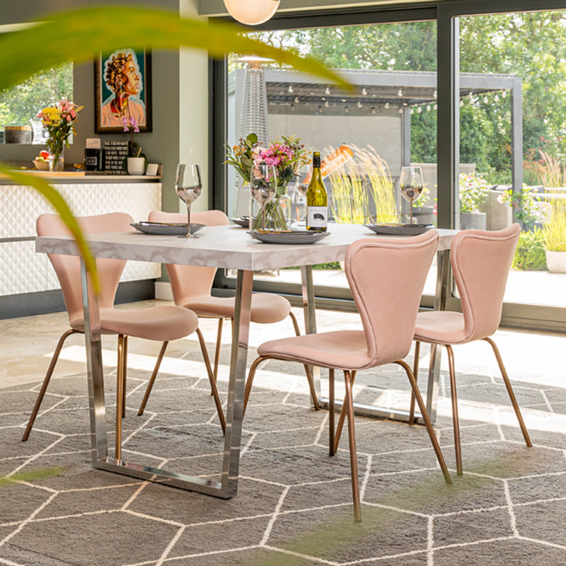 Ostby 4 - Person Dining Set, Pink
