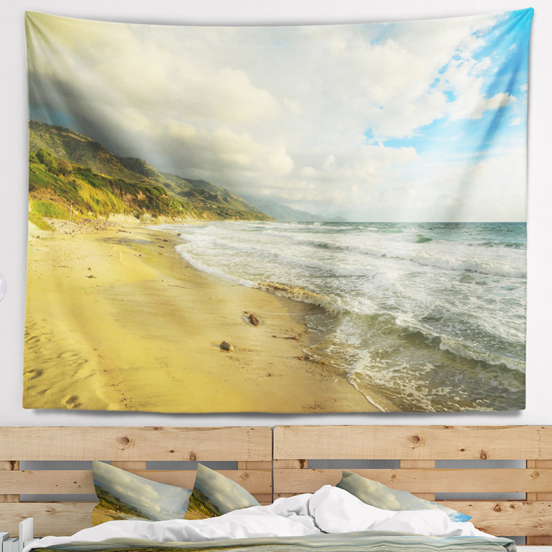 Waves meet sand tapestry Landscape, H 32 po x l 39 po