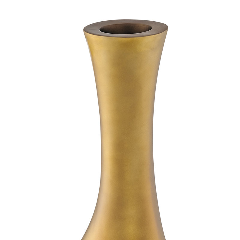 Petit vase trombone en résine bronze mat, H 34 po x l 5 po x P 13 po