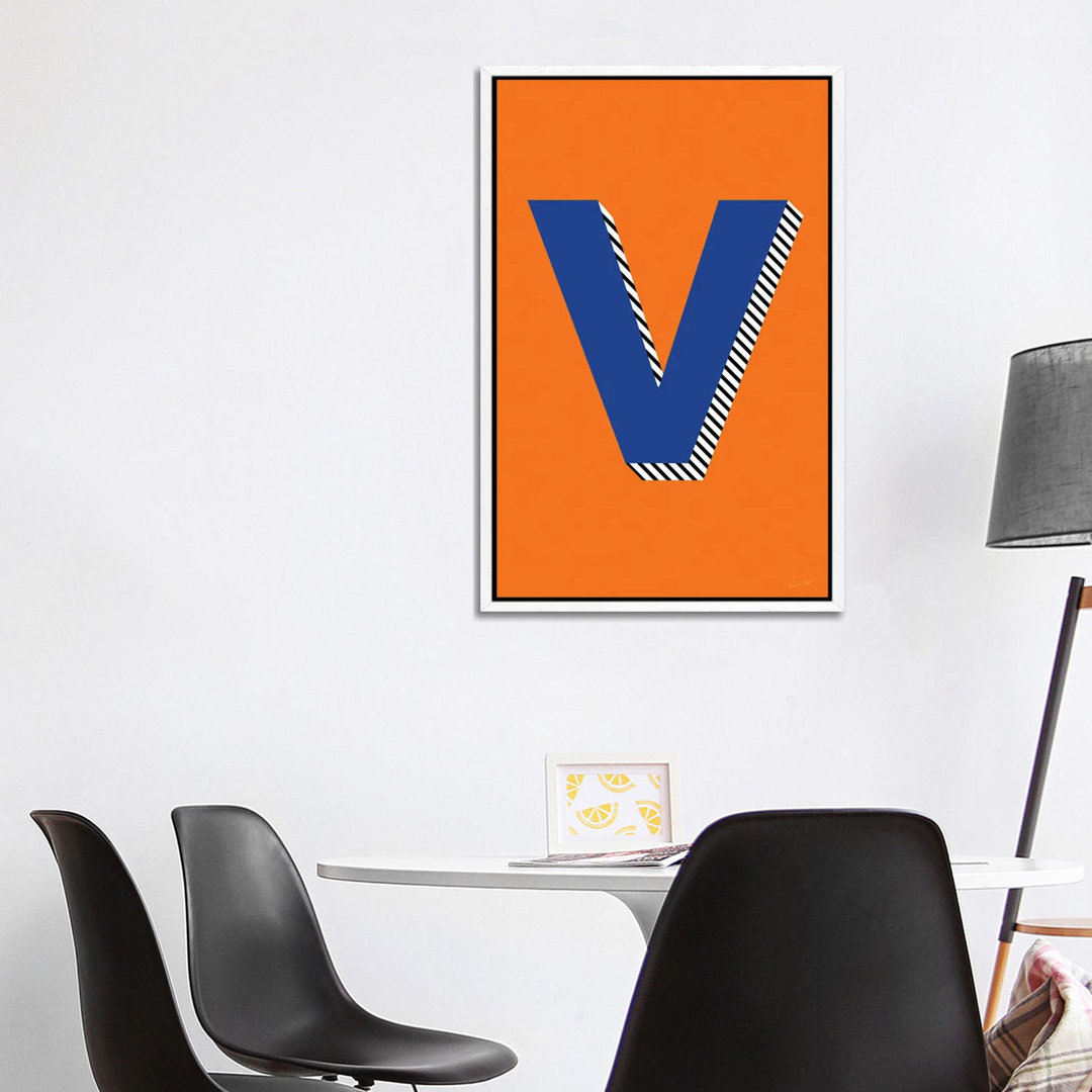 Letter V von Eleanor Stuart - Galerie-verpackte Leinwand Giclée auf Leinwand