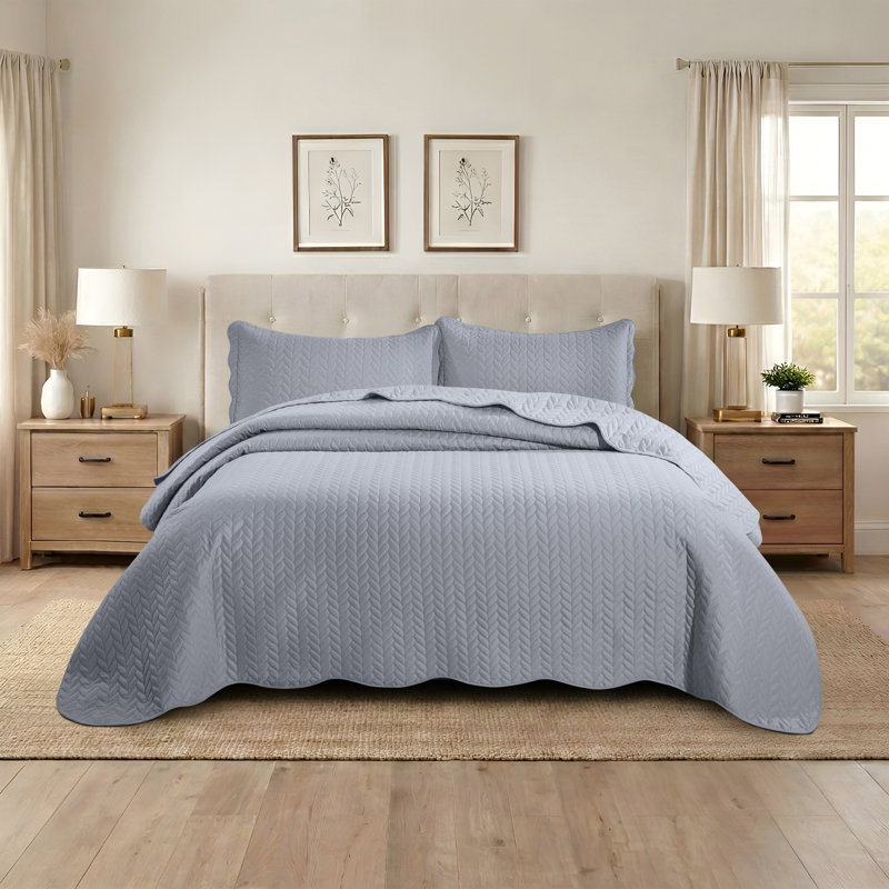 Embossed Quilted Bedspread Set – Ultra Soft Microfiber Coverlet With Pillow Shams, Hotel-Style Bedding For All Beds, Silver