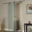 Porte de grange en verre givré avec ensemble de quincaillerie d'installation-39888579