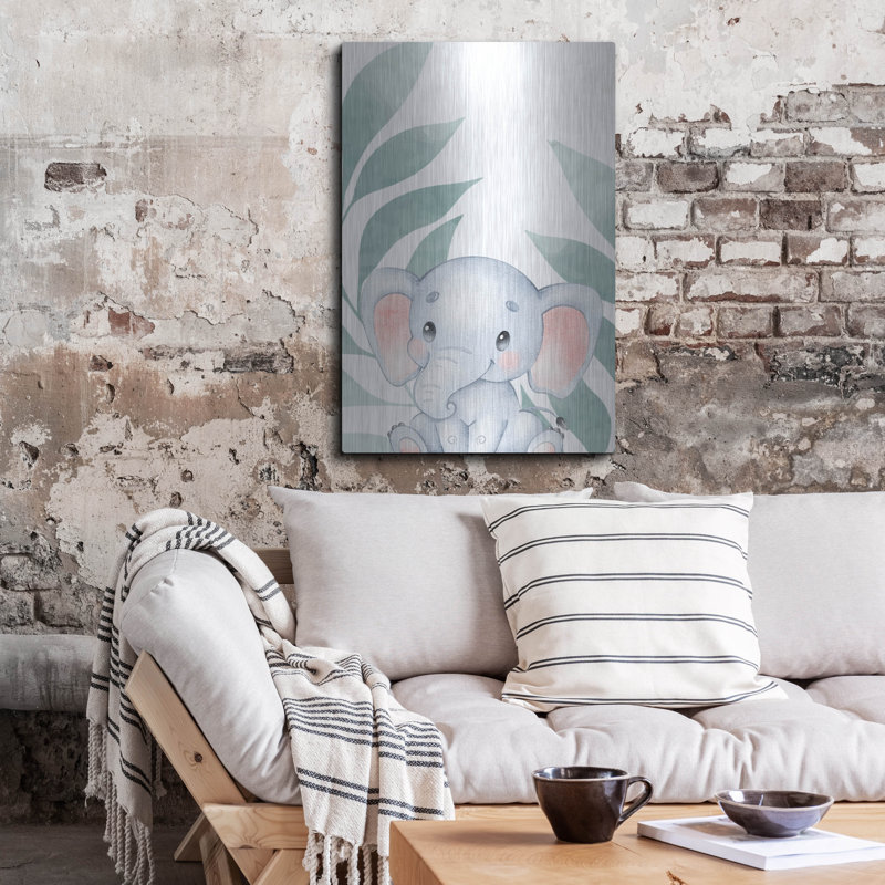 "Safari Baby Elephant" par Petals Prints Design sur métal, H 36 po x l 24 po