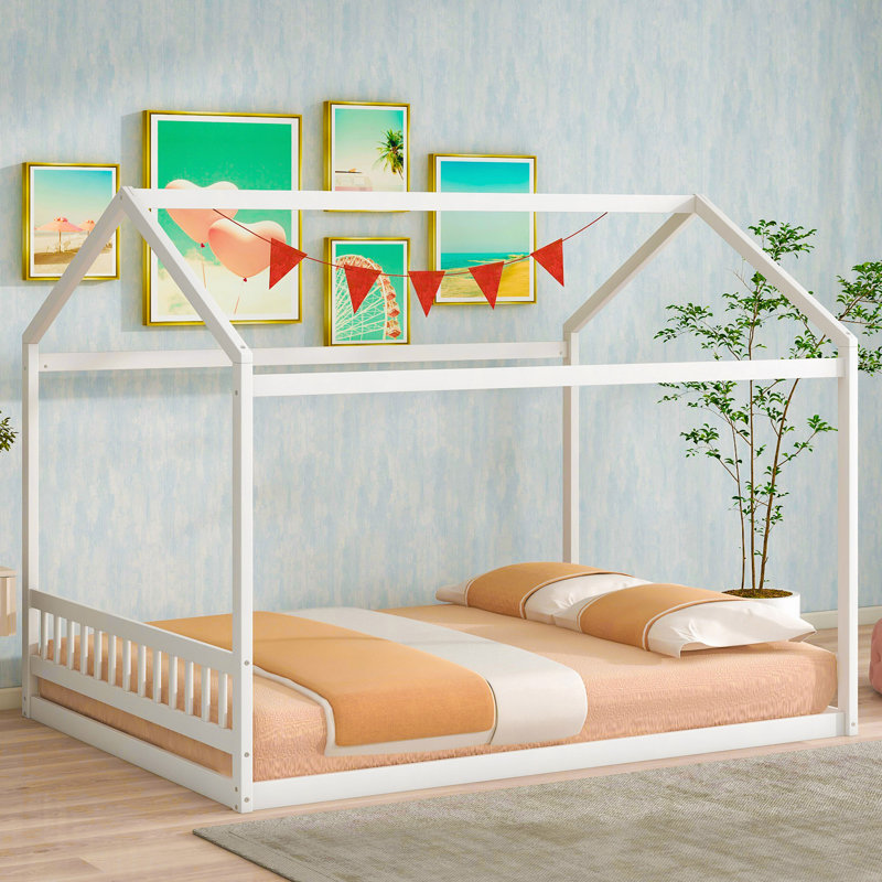Lit en bois avec tête de lit