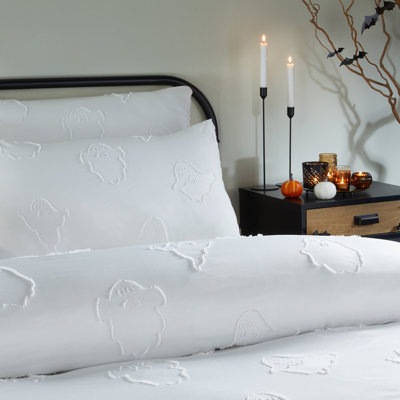 Ghostly Ghouls Polyester No Pattern Duvet Cover Set with Pillowcases Included