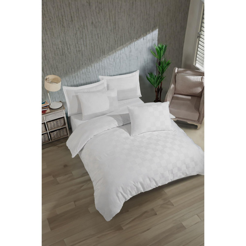 Quiltisse Bedspread with Pillowcases, Double Bedspread + 2 Standard Pillowcases, White