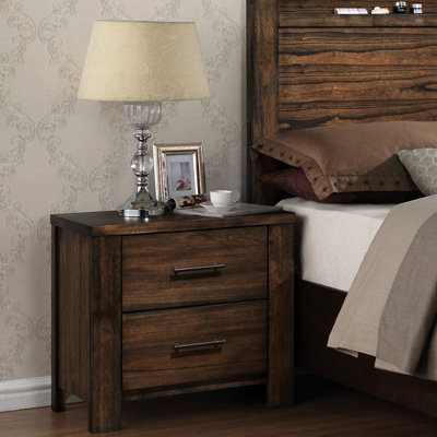 Table de chevet Cozy Oak - 2 tiroirs avec détails et détails en laiton antique