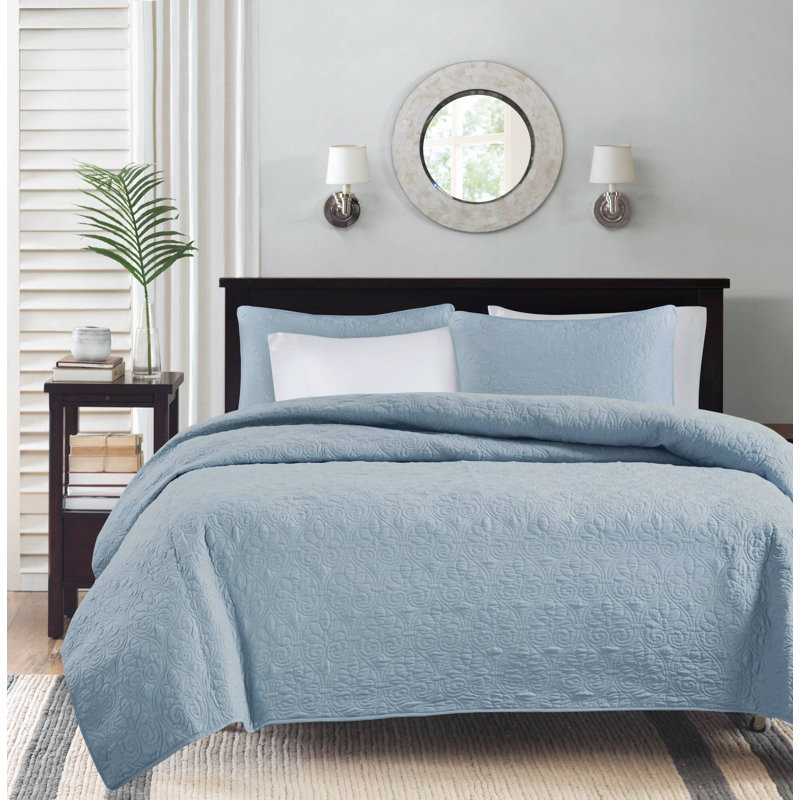 Quebec Reversible Quilt Set, King/California King Coverlet + 2 King Shams, Blue