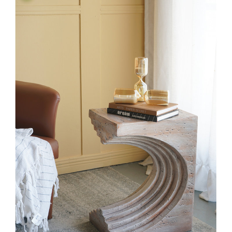 Table d'appoint arquée moderne avec finition faux travertin