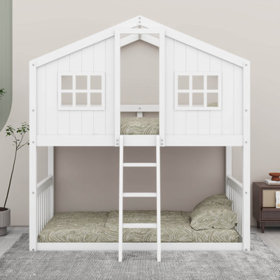 Lit superposé de style maison avec échelle intégrée