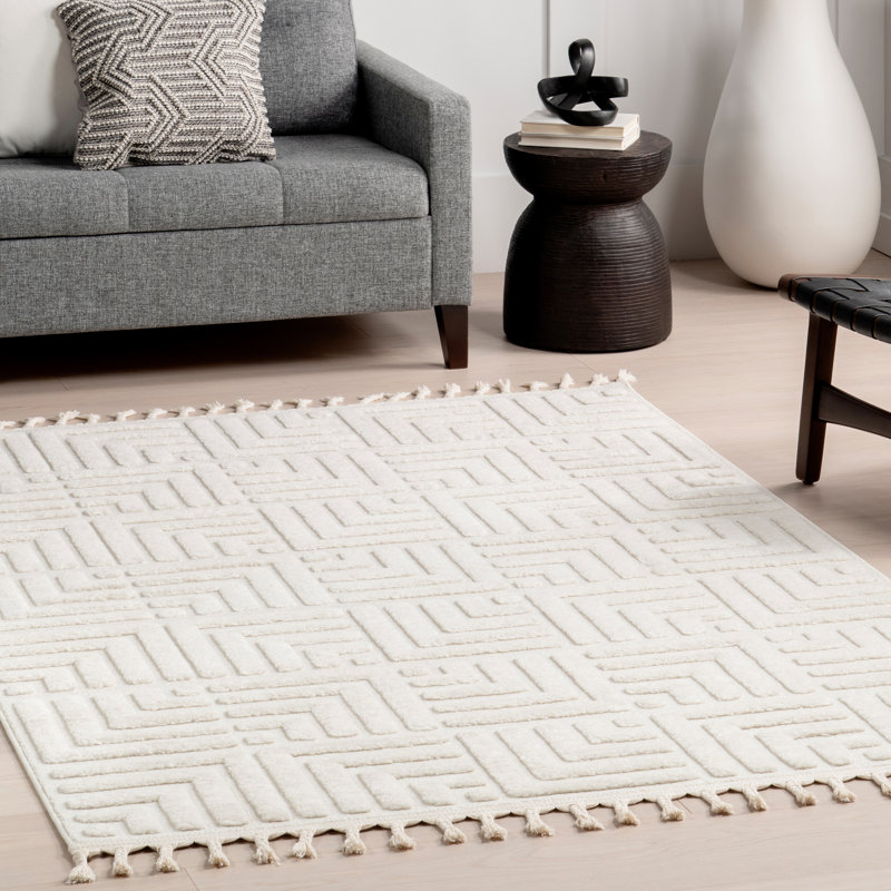 Clennie Geometric Maze Tasseled Area Rug, Rectangle 4' x 6'