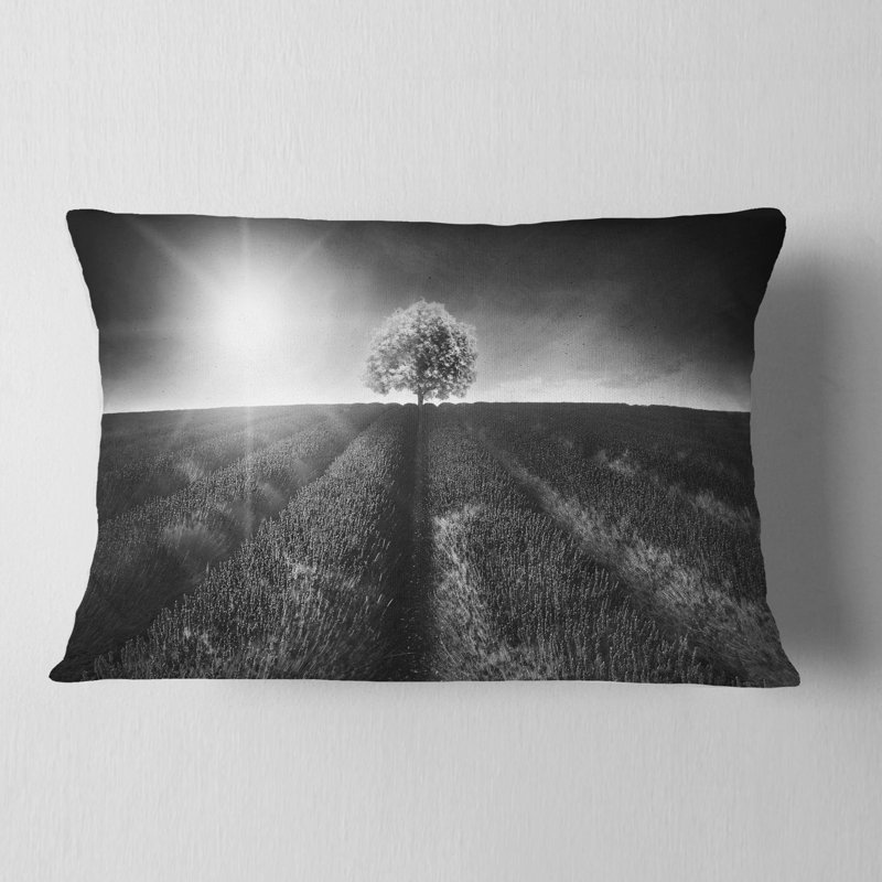 Coussin floral sur fond de lavande, Rectangulaire, Noir / blanc, 12 po x 20 po