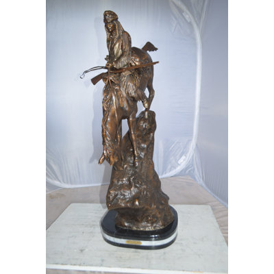 Hegwood Jumbo Mountain Man Statue