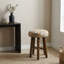 Tabouret de bar rembourré avec structure en bois d'acacia massif Spindle-135653377-135653379