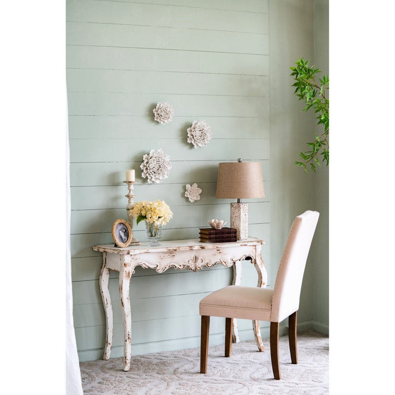 Fleur en céramique faite à la main en crème pour un accent mural - un décor charmant ajoute de la profondeur à votre espace