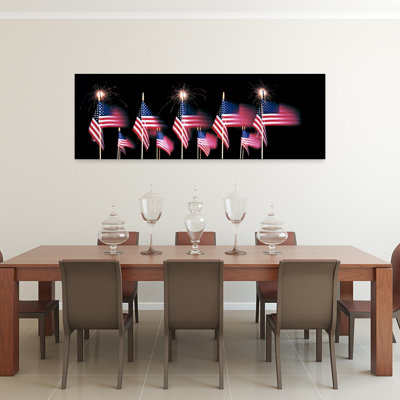 «Us Flags And Fireworks», art mural traditionnel