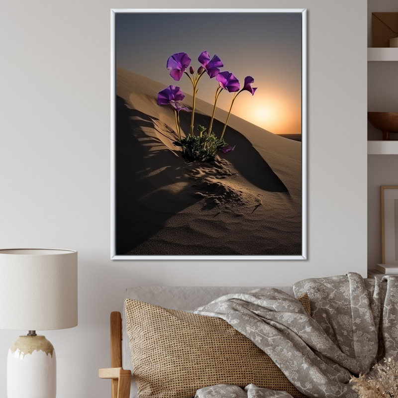 Violettes sur la plage sur toile, H 32 po x l 16 po x P 1 po, Cadre flottant blanc