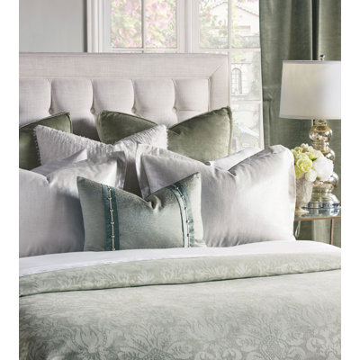 Lourde Traditional Cotton Blend Damask Comforter