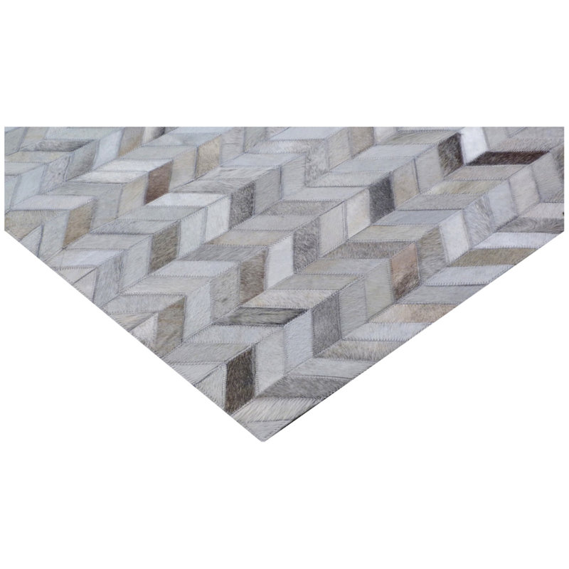 Mosaic Leather Cowhide Chevron Area Rug in Silver, Rectangle 8' x 10'