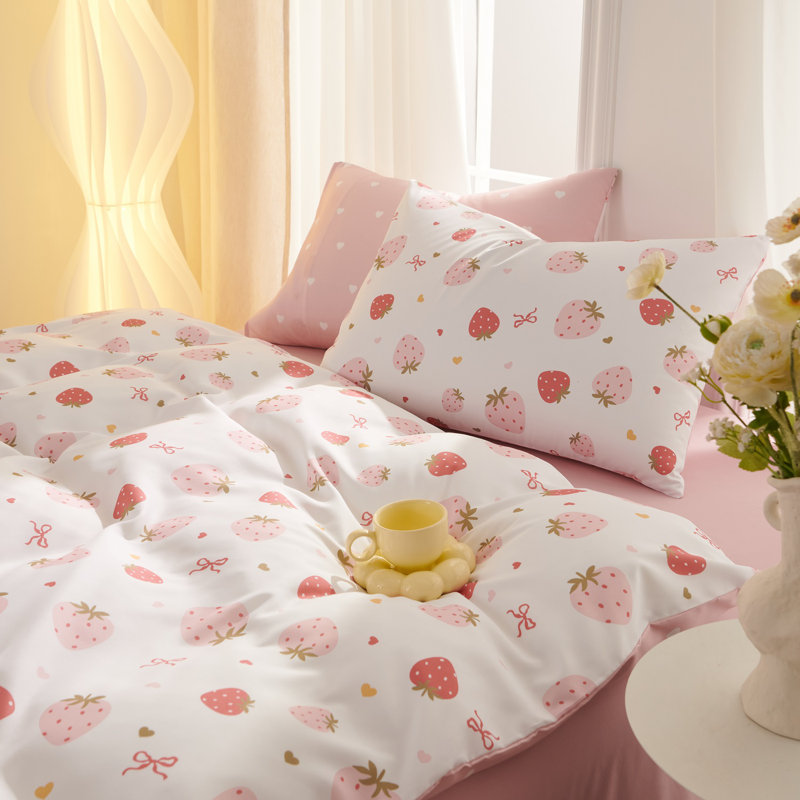 Ensemble d'édredon pour filles avec fraises et joli ensemble de literie avec cœurs de fraises roses, édredon léger et respirant avec taies d'oreiller