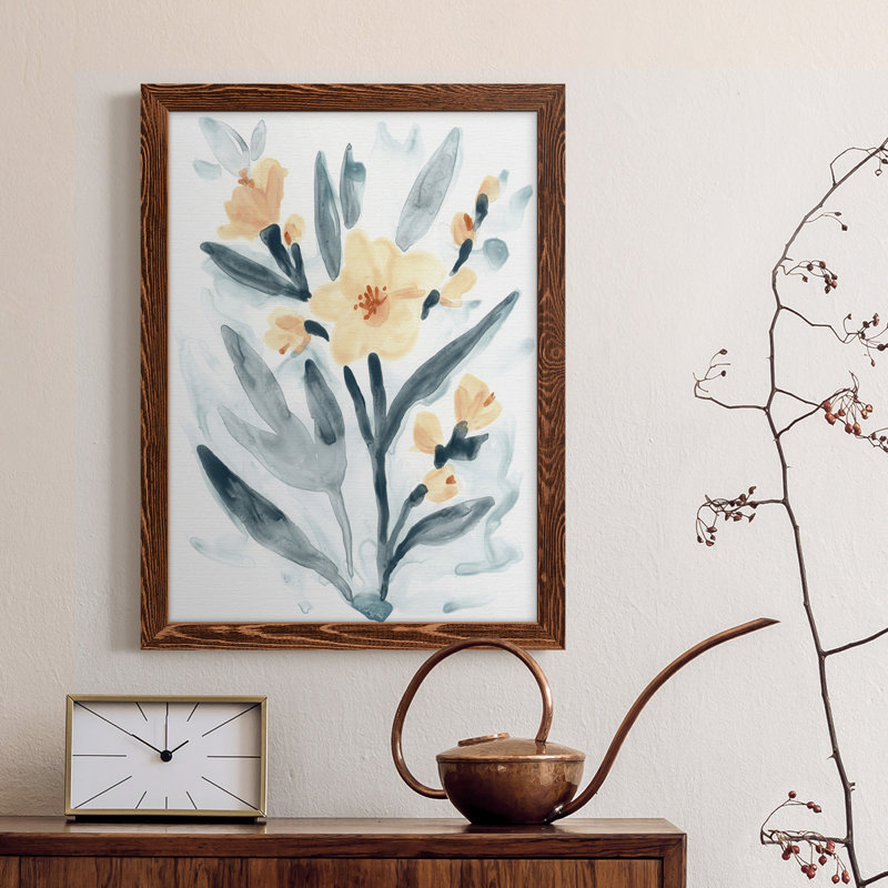 Indigo and Blush Bouquet II - Peinture sur toile encadrée, H 20 po x l 17 po x P 1 po, Érable