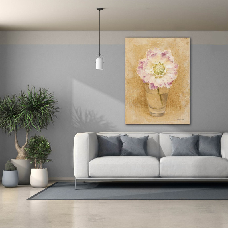 «Scabiosa Blossom In Glass» par Danhui Nai, art mural sur toile, H 54 po x l 40 po