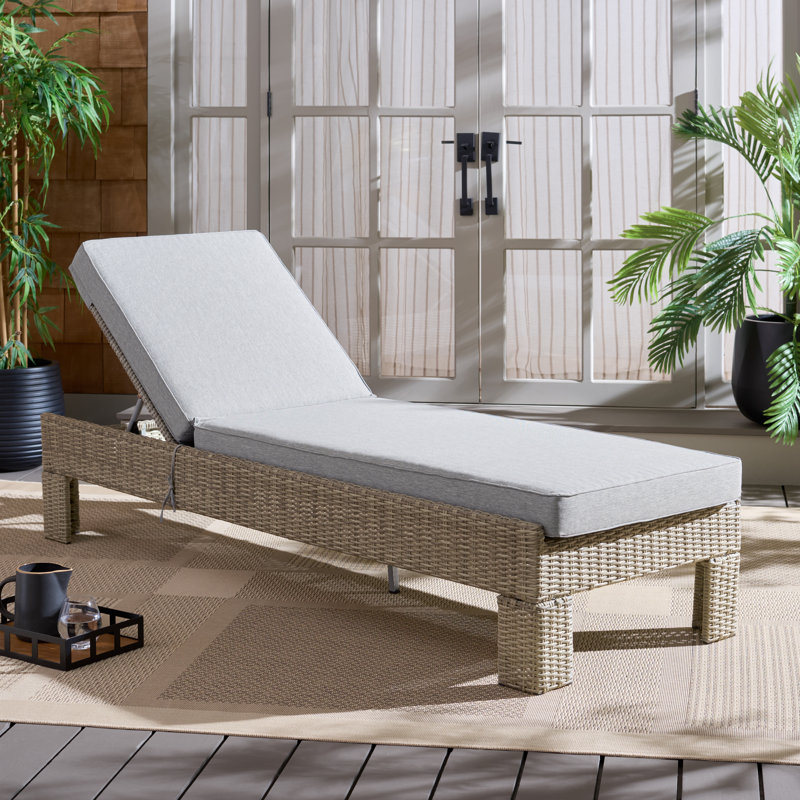 Jeremy Pe Sunlounger