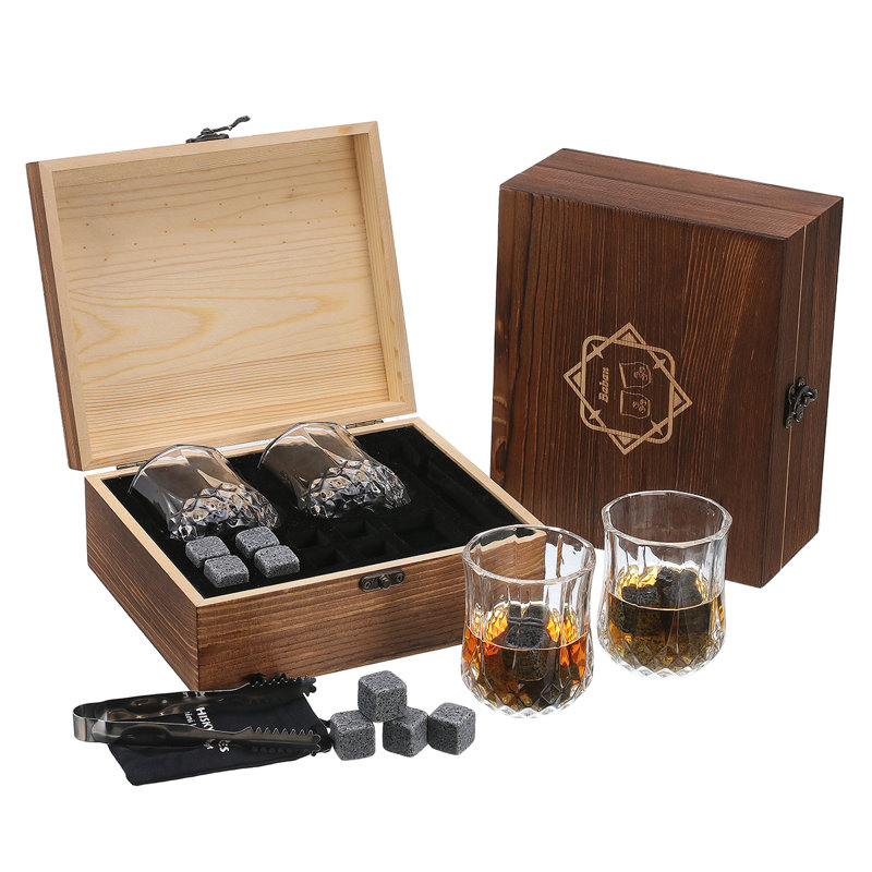 Ensemble de 8 cubes de glace et de whisky