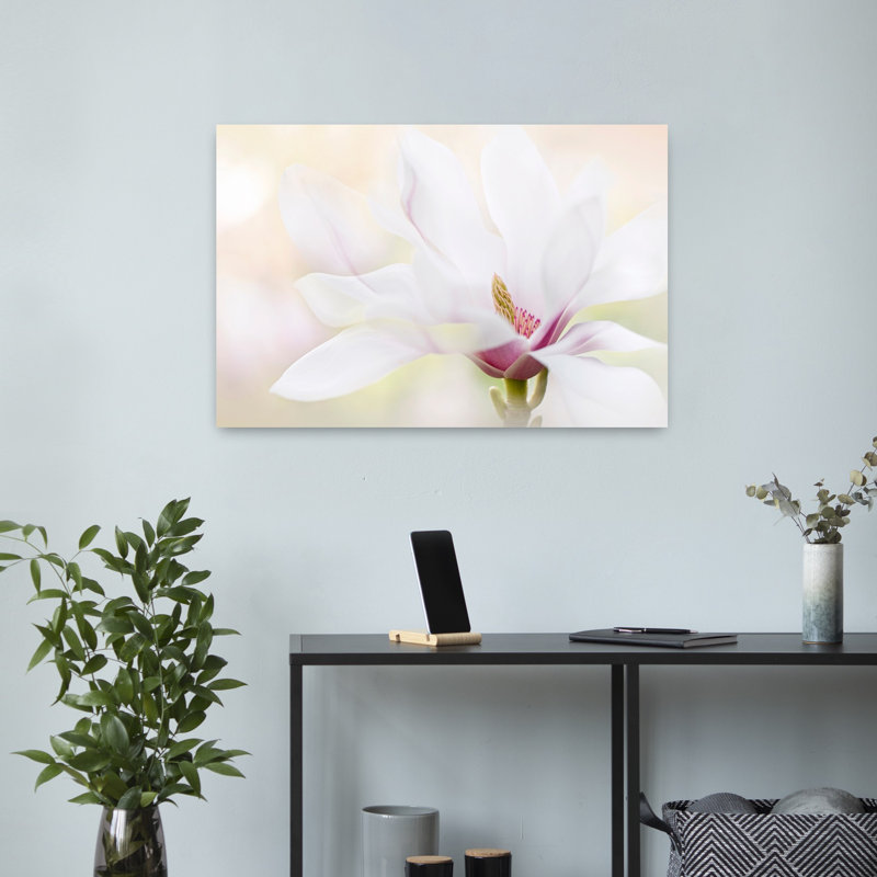 Art contemporain fleur de magnolia, H 16 po x l 24 po