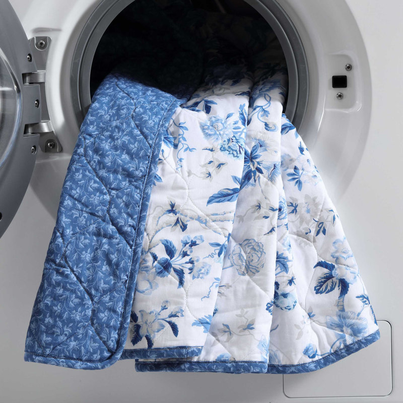 Full Blue Cotton Reversible Floral Quilt Set