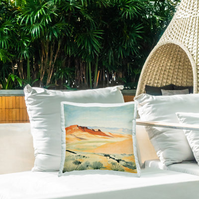 Coussin d'extérieur imprimé désert Desert Mesa par Petal Prints Design