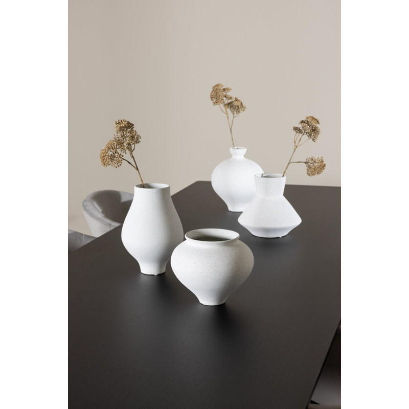 Nyeshia 6 - Person Dining Set