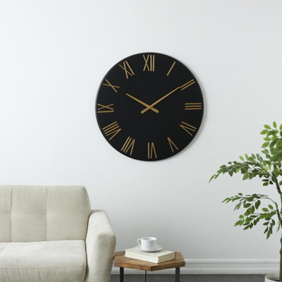 Horloge murale ronde en métal surdimensionnée 31 "Hiawassee aiguilles et chiffres dorés